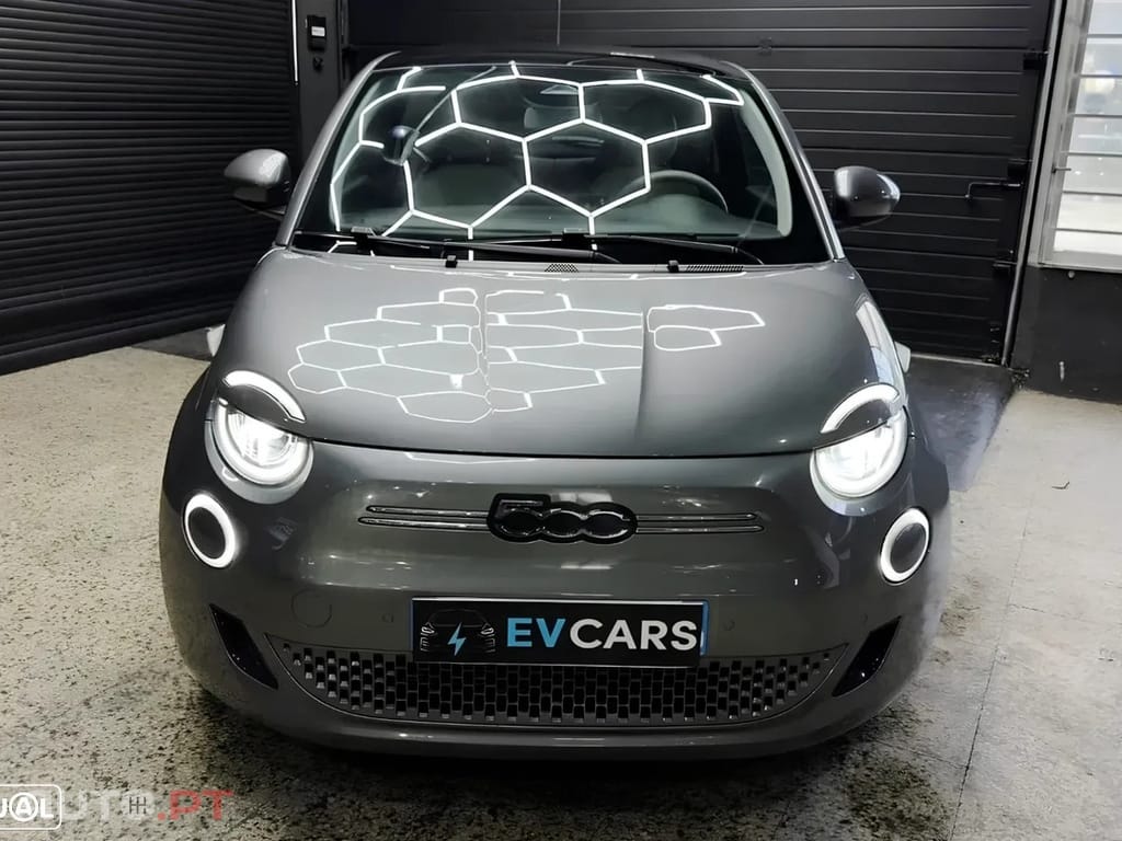 Fiat 500e La Prima