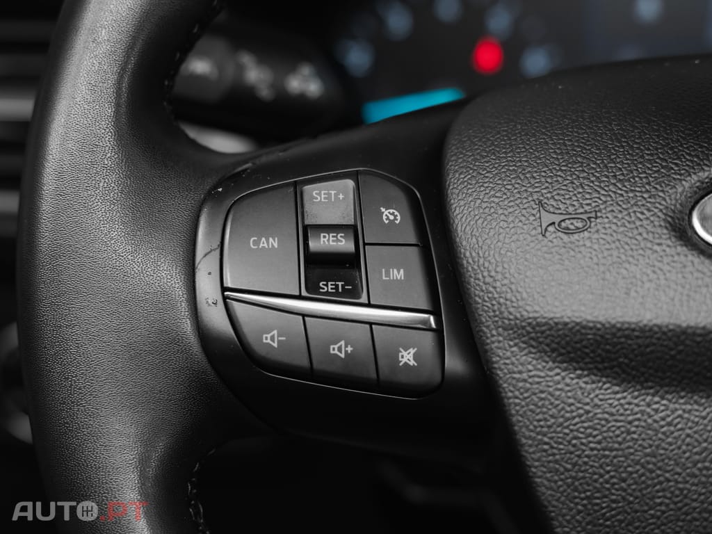 Ford Focus 1.0 EcoBoost MHEV Titanium