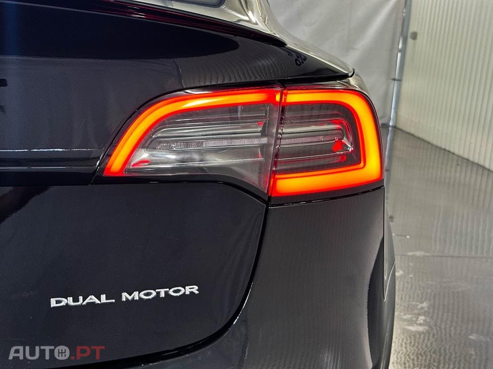 Tesla Model 3 LONG RANGE DUAL MOTOR AWD