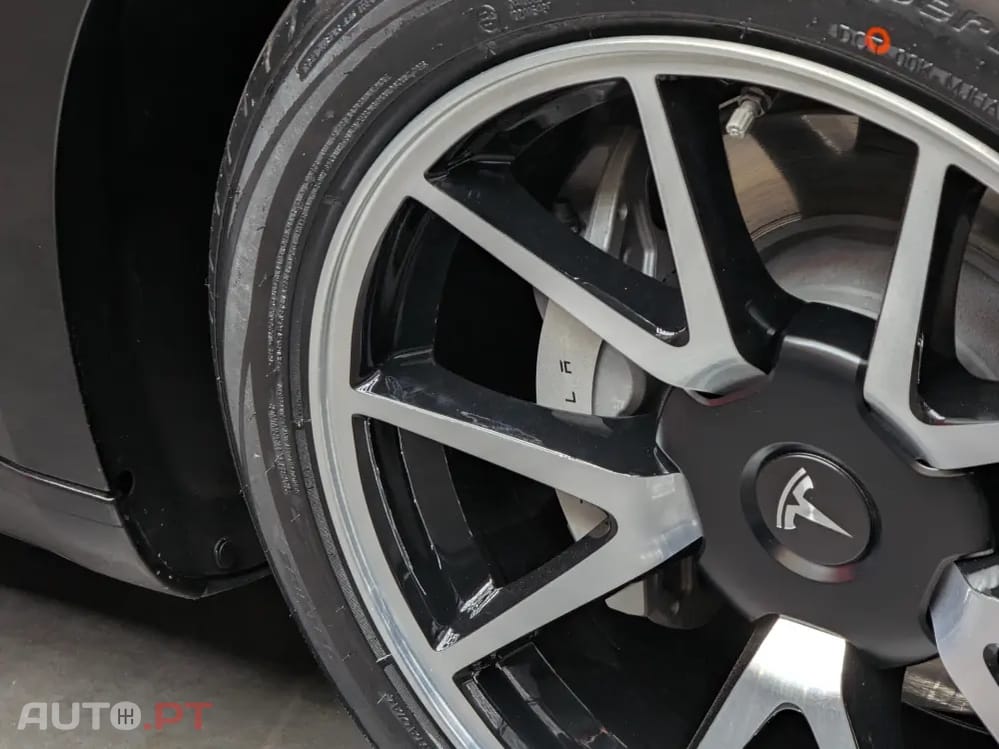 Tesla Model 3 Tração Traseira
