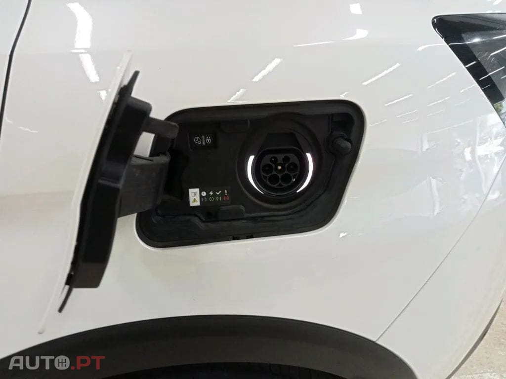Peugeot 3008 1.6 Hybrid Allure e-EAT8