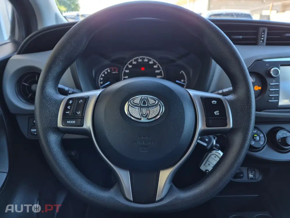 Toyota Yaris 1.5 VVT-i Active