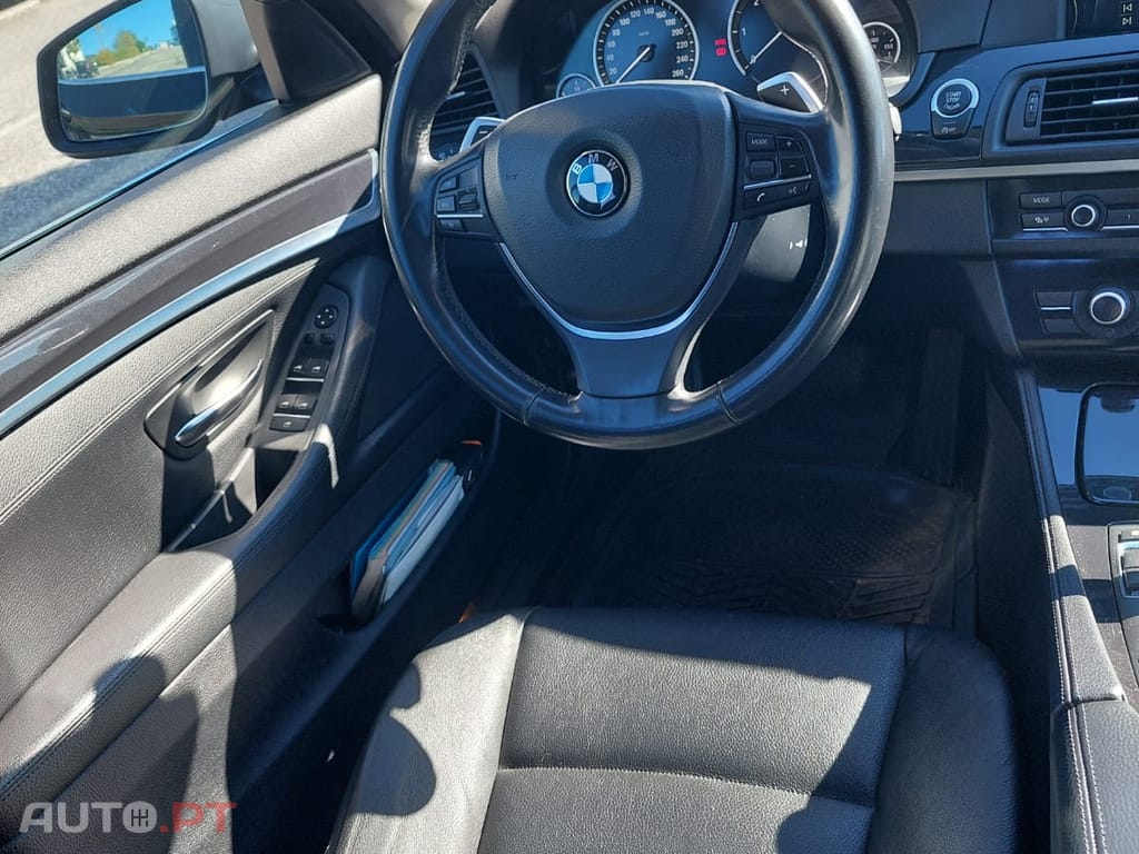 BMW 520 Luxury Line Auto