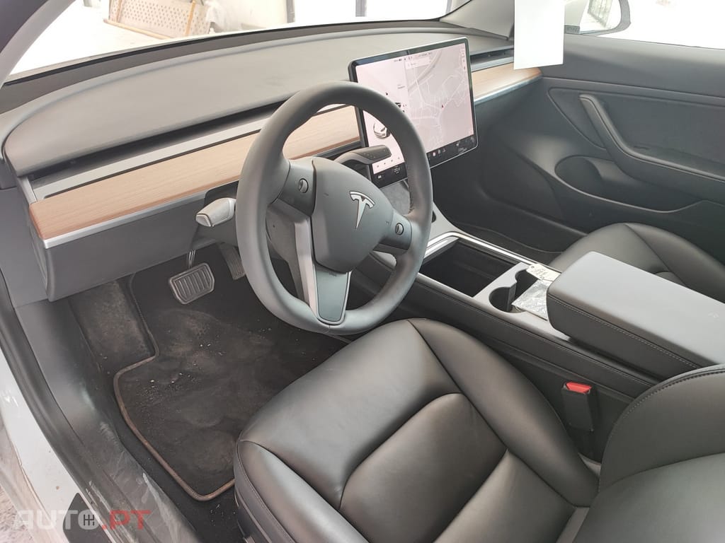 Tesla Model 3 Standard Range Plus RWD