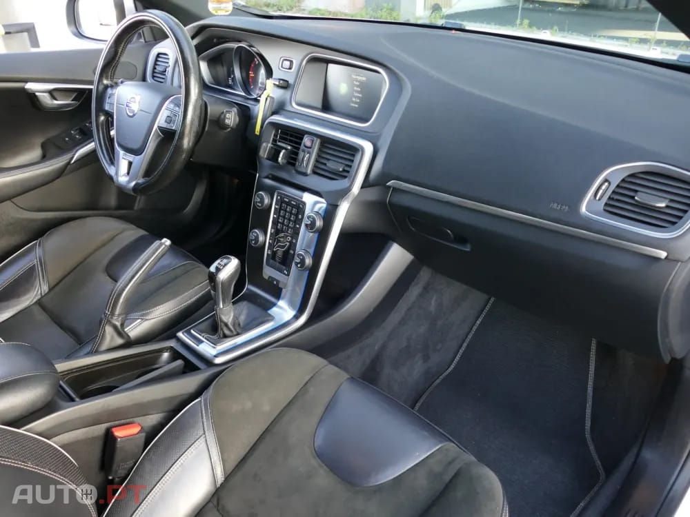 Volvo V40 2.0 D2 R-Design