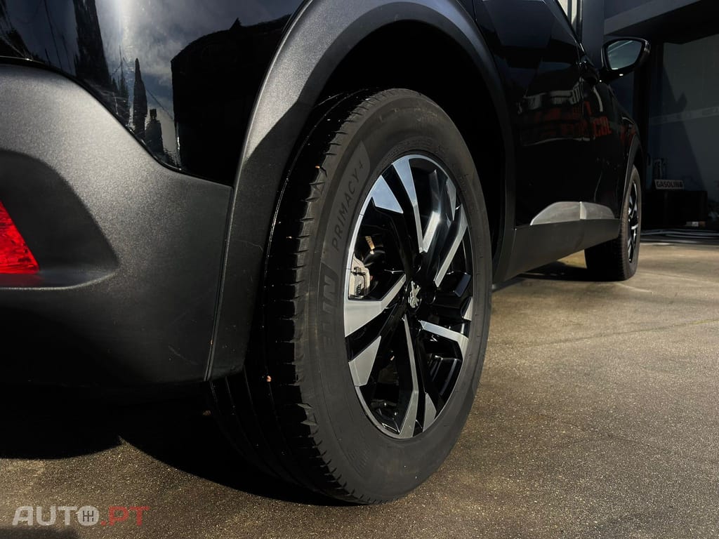 Peugeot E-2008 50 kWh Allure Pack