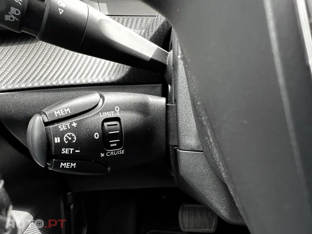 Peugeot E-2008 50 kWh Active Pack