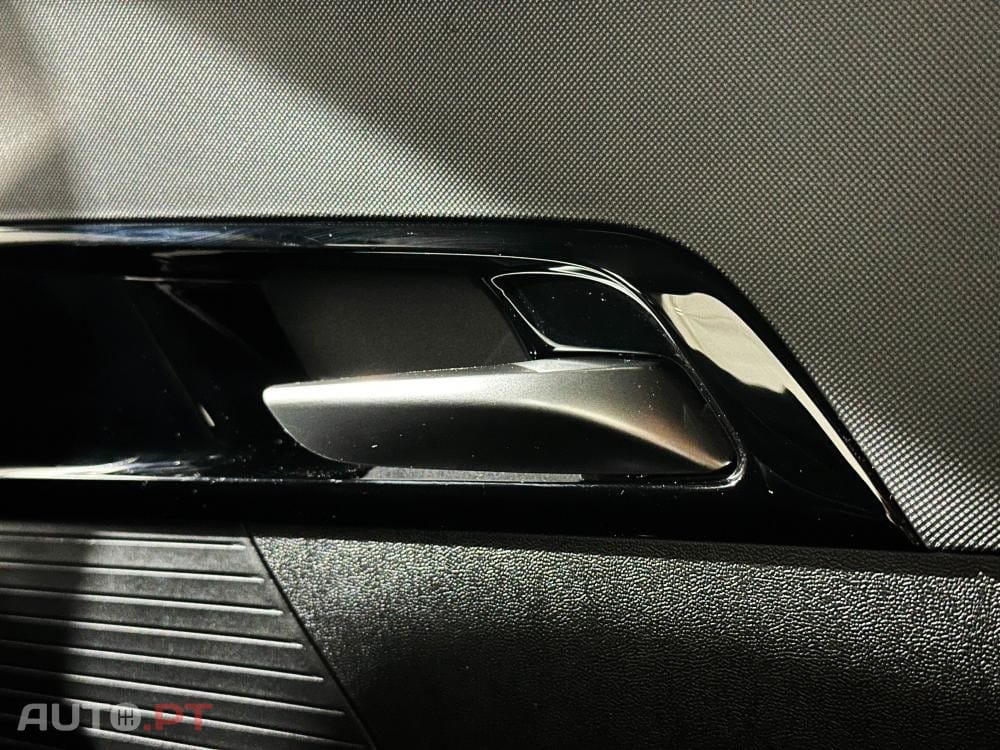 MG MG4 77 kWh Extended Range Luxury