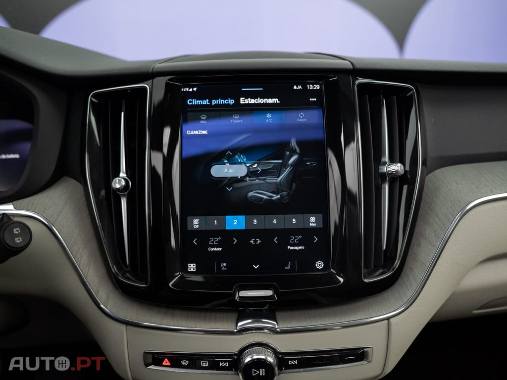 Volvo XC60 2.0 T6 PHEV Plus Bright AWD