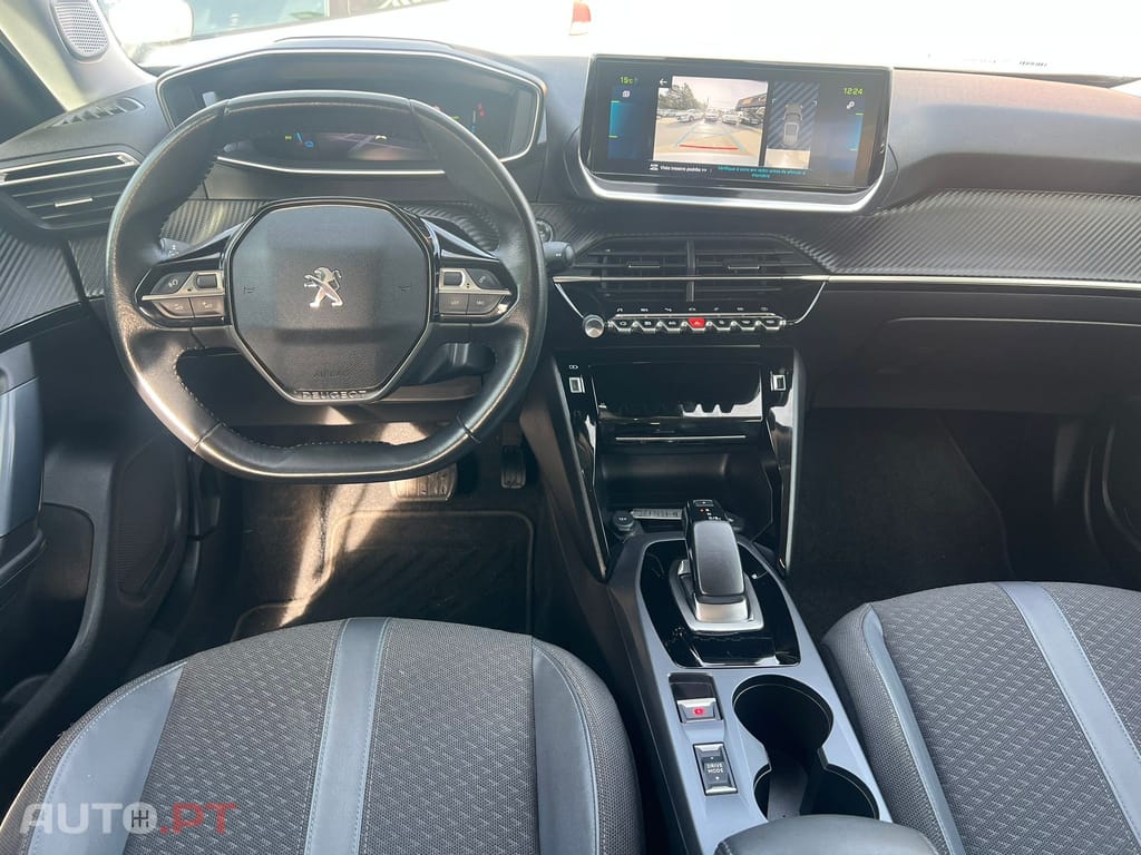 Peugeot E-2008 50 kWh Allure Pack