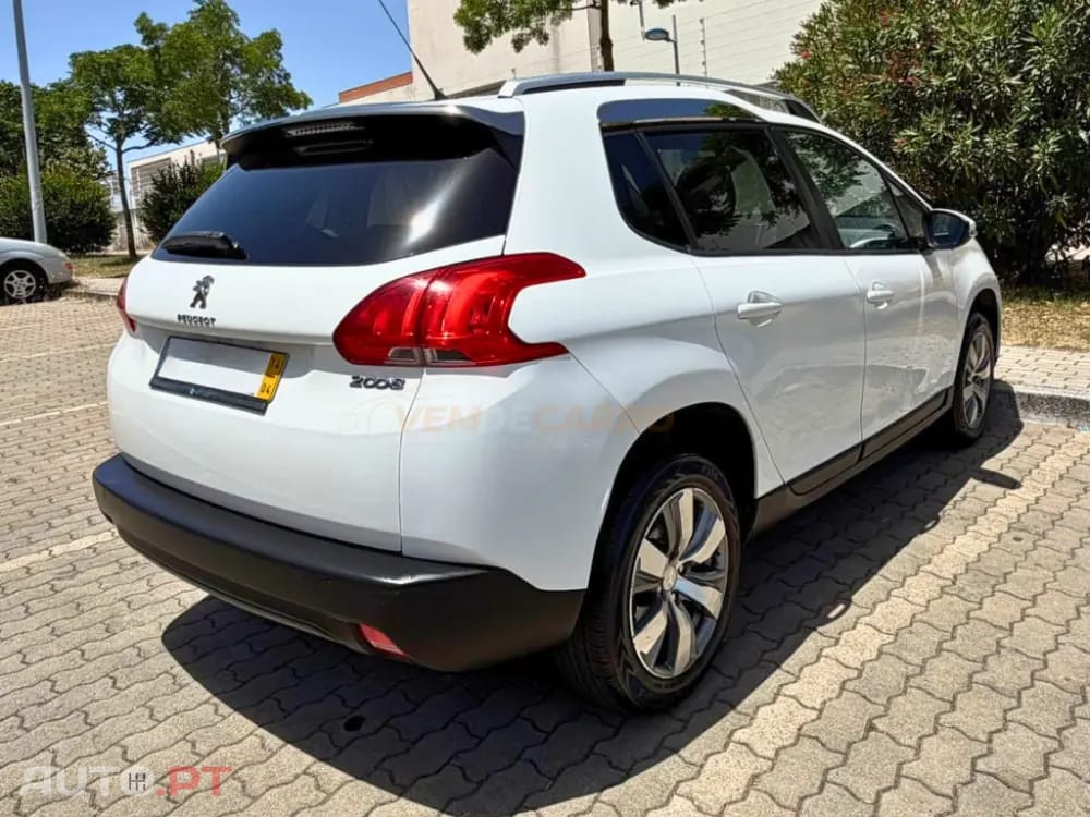 Peugeot 2008 1.2 VTi Active