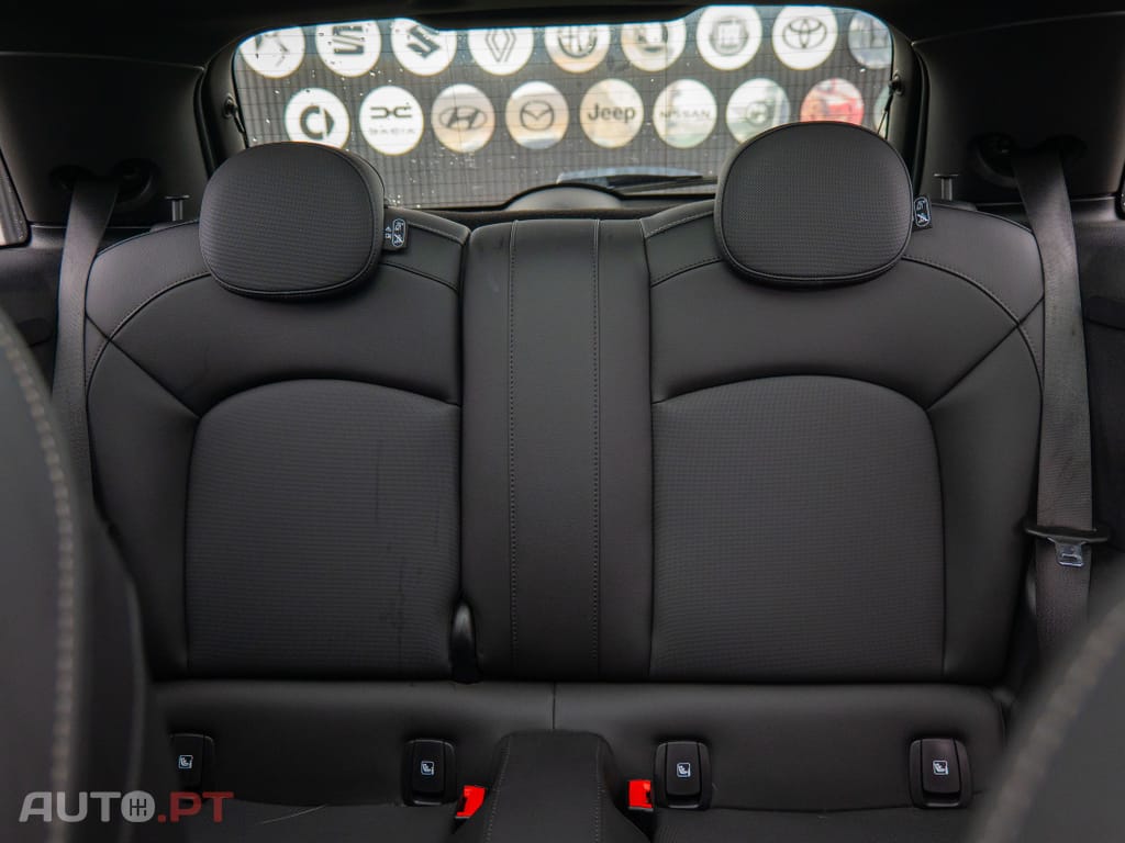 MINI Cooper Cooper SE Yours