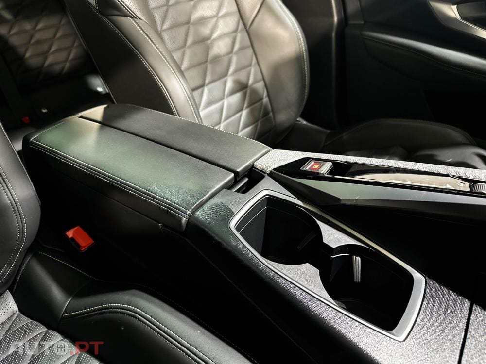 Peugeot E-3008 73 kWh GT