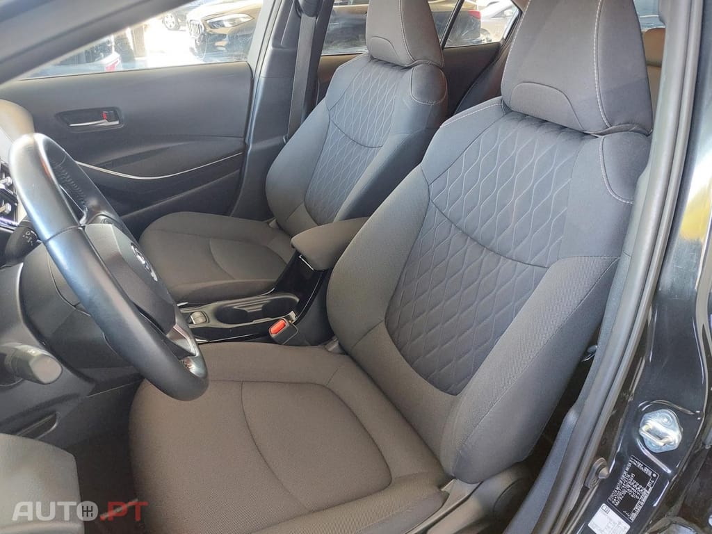 Toyota Corolla 1.8 Hybrid Exclusive