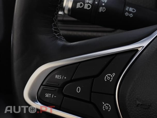 Renault Clio TCe 100 INTENS