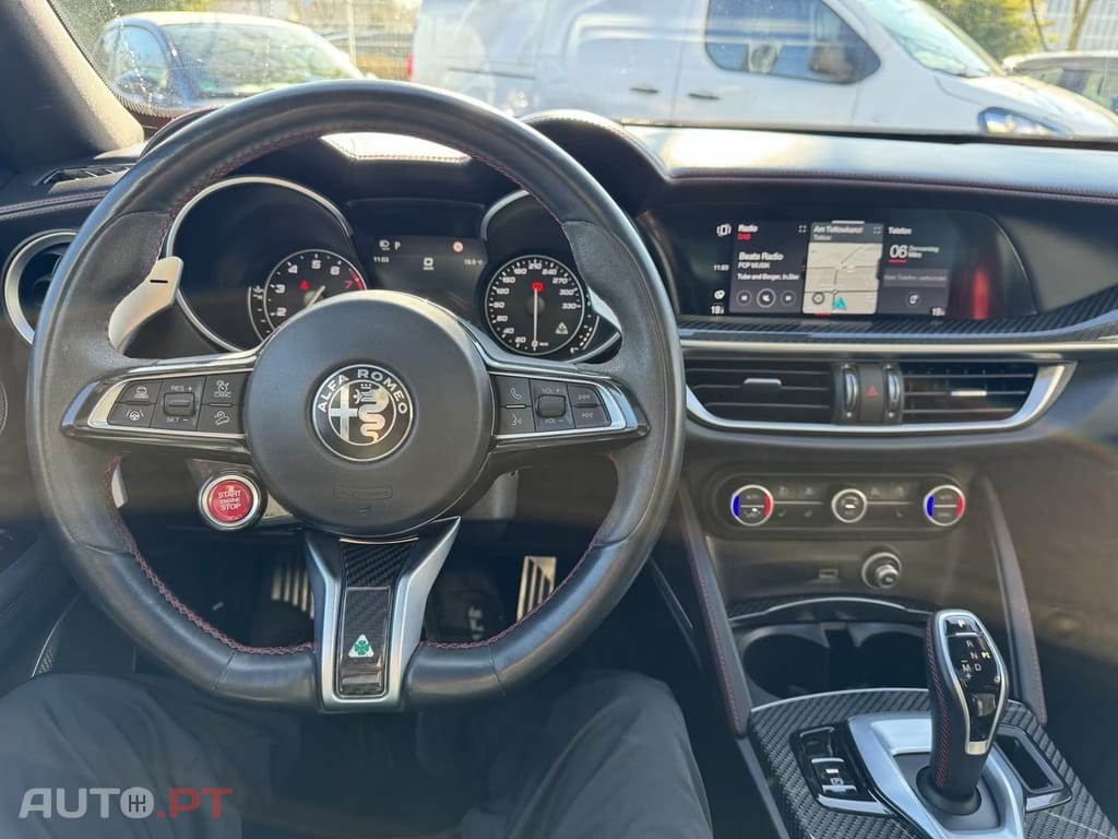 Alfa Romeo Stelvio V6 2.9 Bi-Turbo AT8-Q4 Quadrifoglio