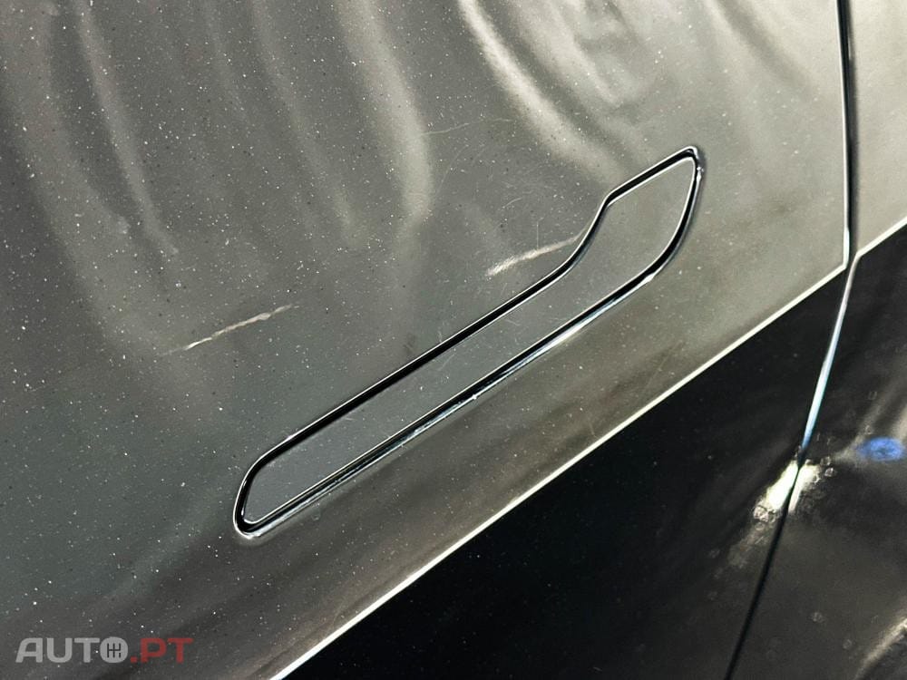 Tesla Model Y Long Range Dual Motor AWD