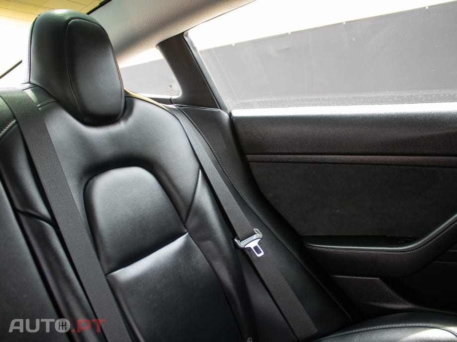 Tesla Model 3 Standard Range Plus RWD