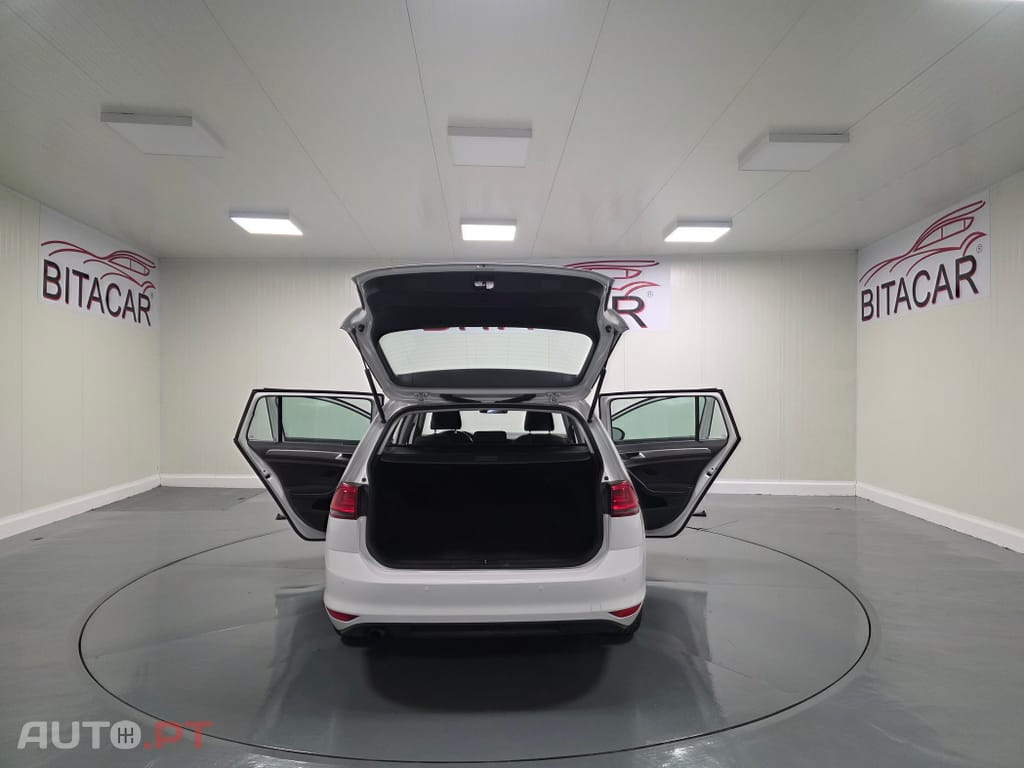 Volkswagen Golf 1.6 HDI CONFORTLINE