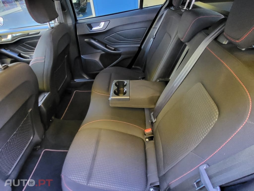 Ford Focus SW 1.0 EcoBoost MHEV ST-Line X