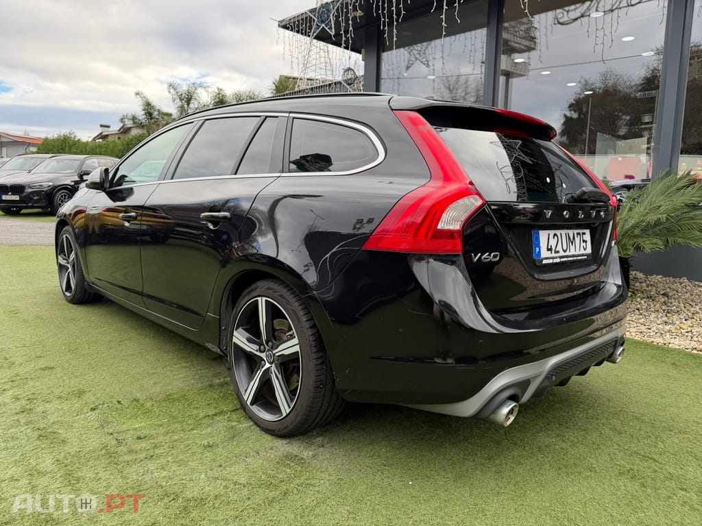 Volvo V60 2.0 D2 R-Design