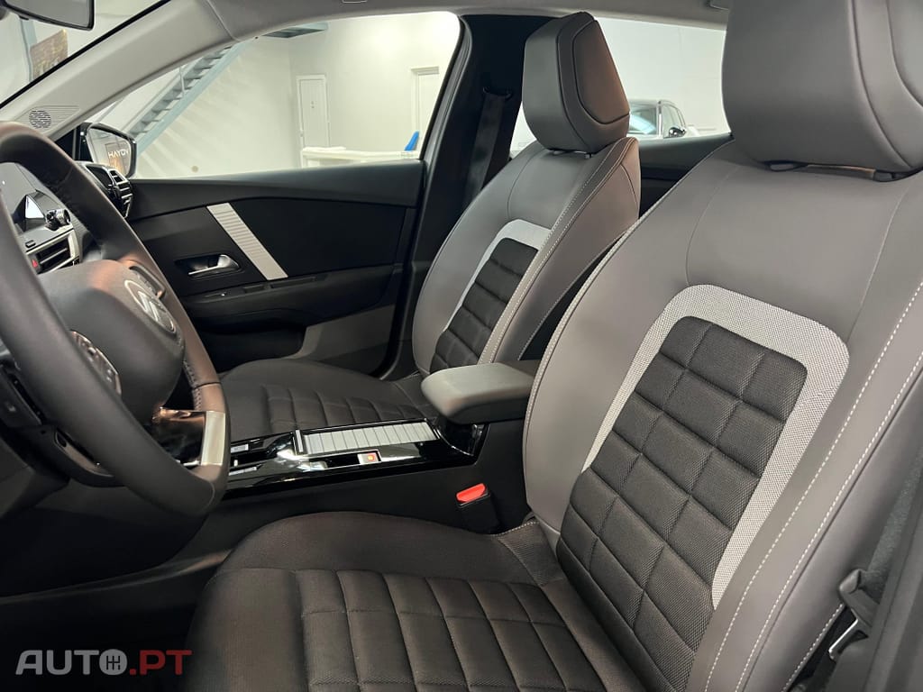 Citroen C4 X 1.2 PureTech Plus EAT8