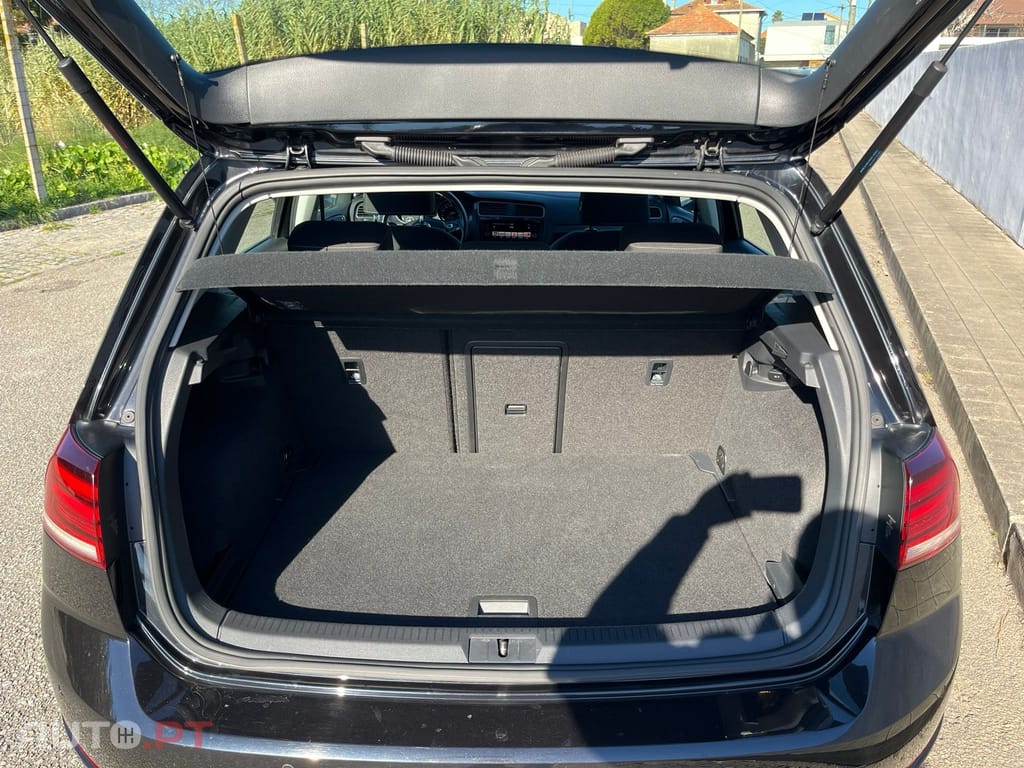 Volkswagen Golf 1.6 TDI R-Line DSG