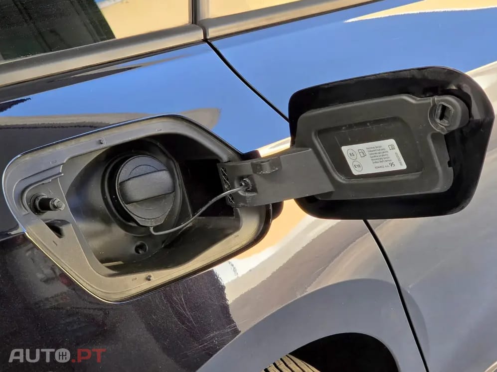 Volkswagen Golf Variant 1.0 eTSI OPF DSG Life — fotografia 14