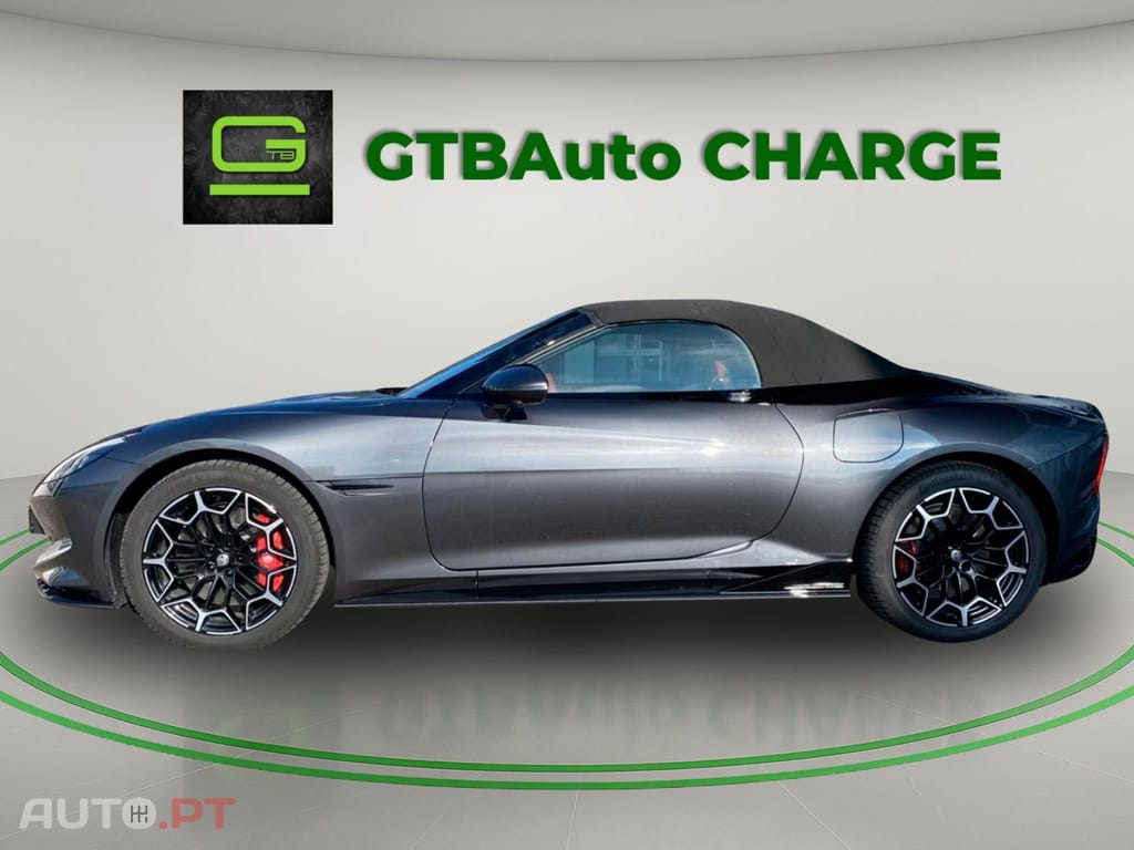 MG Cyberster Roadster 