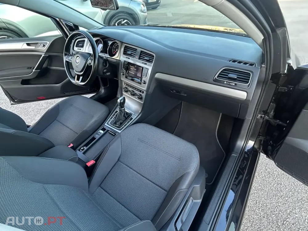 Volkswagen Golf 1.6 TDi Trendline DSG
