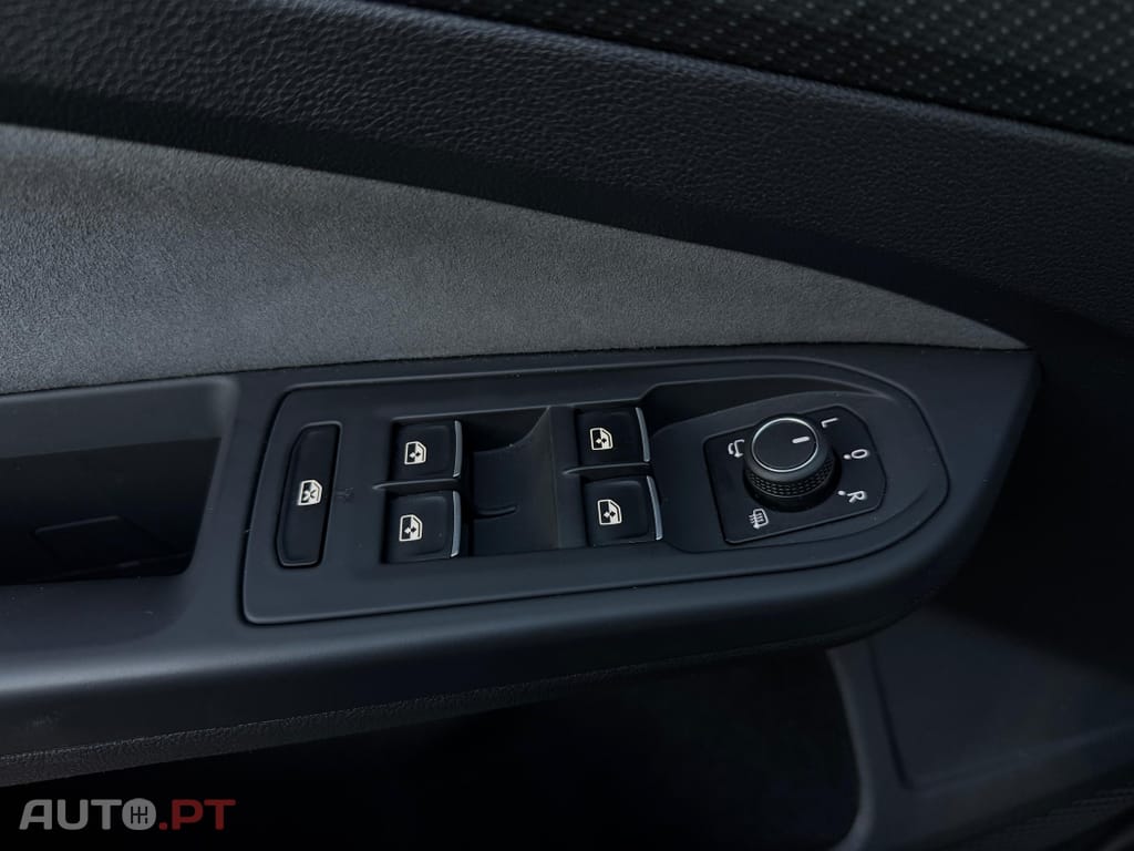 Volkswagen Golf 1.5 eTSI R-Line DSG
