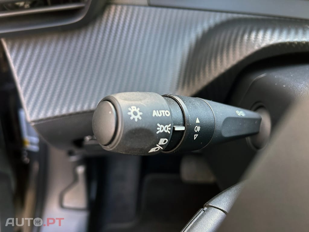 Peugeot E-2008 54 kWh Active