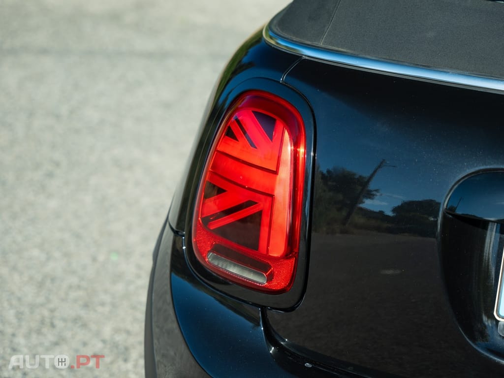 MINI Cabrio John Cooper Works Auto Desportiva