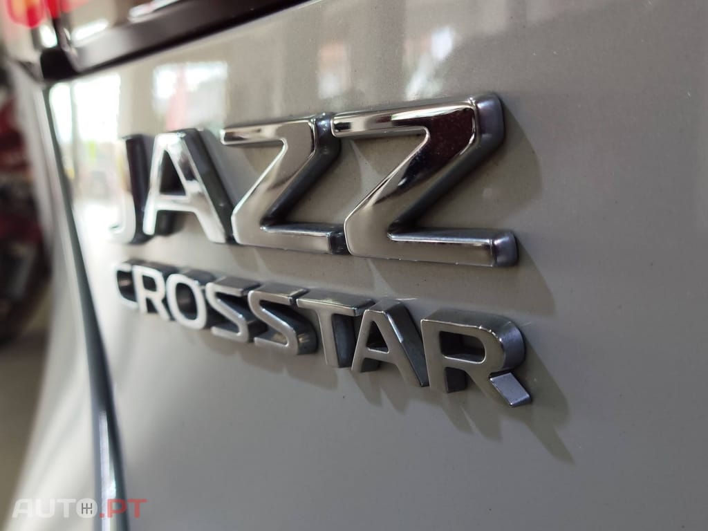 Honda Jazz 1.5i-MMD Crosstar Executive