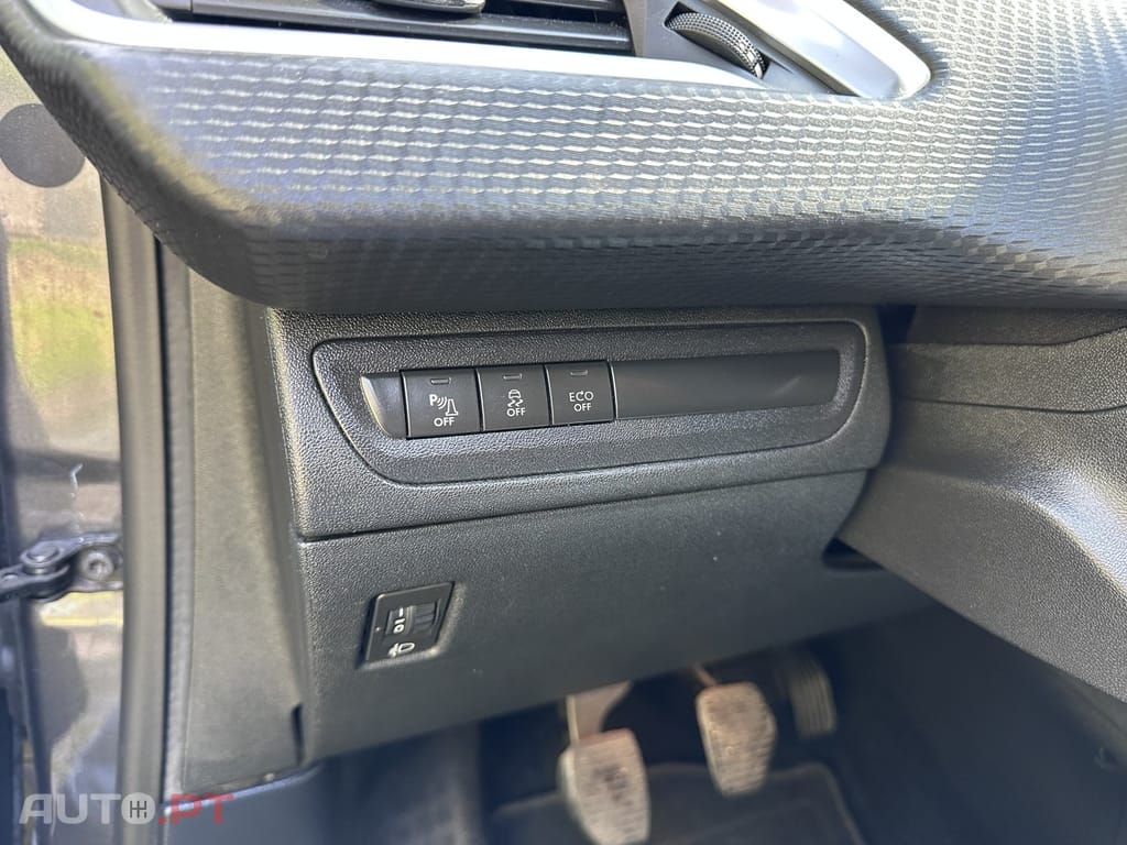 Peugeot 2008 PureTech 100 Allure