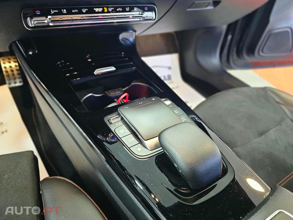Mercedes-Benz A 250 e AMG Line