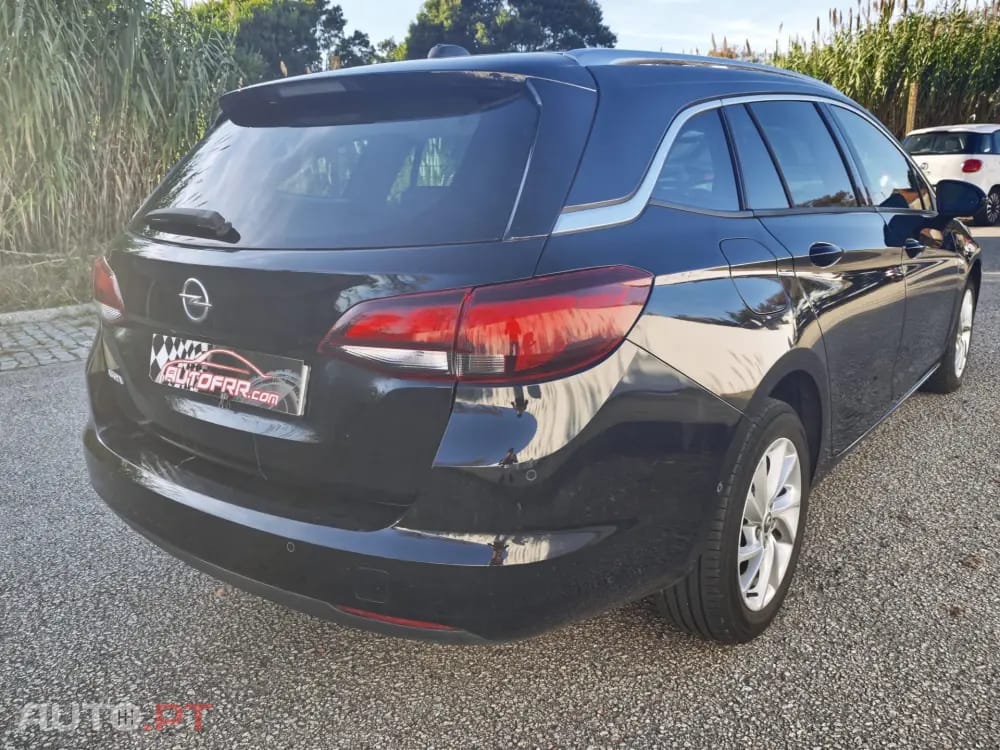 Opel Astra Sports Tourer 1.5 D S&S Auto Business Elegance