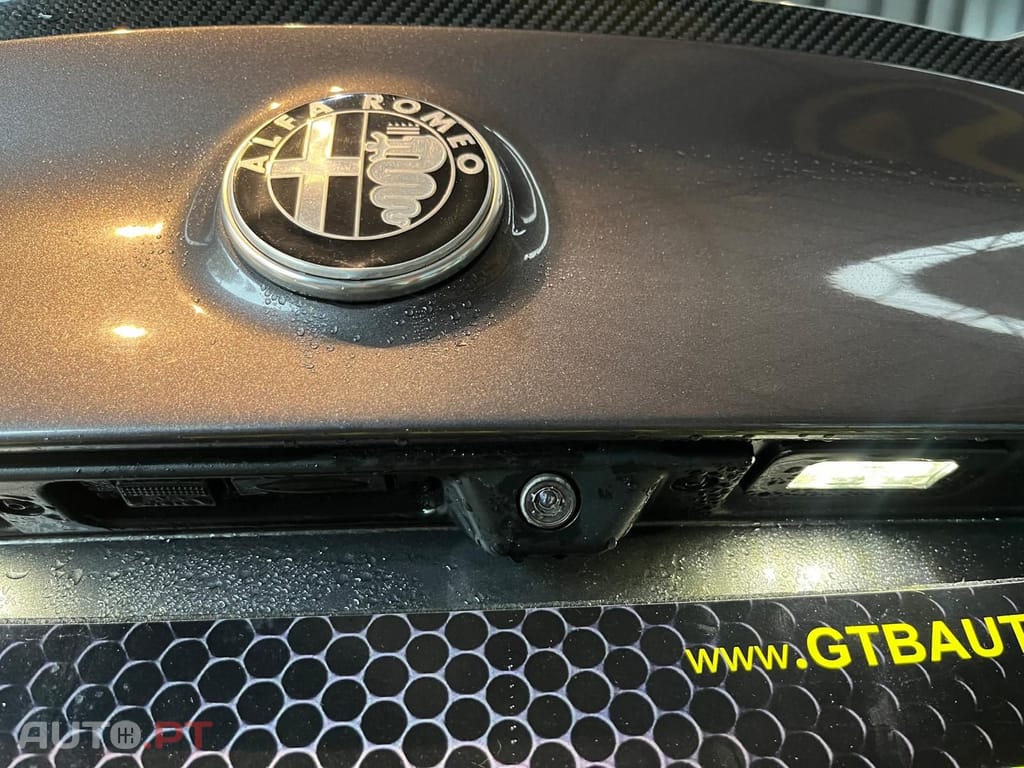 Alfa Romeo Giulia Quadrifoglio bi-turbo 510cv