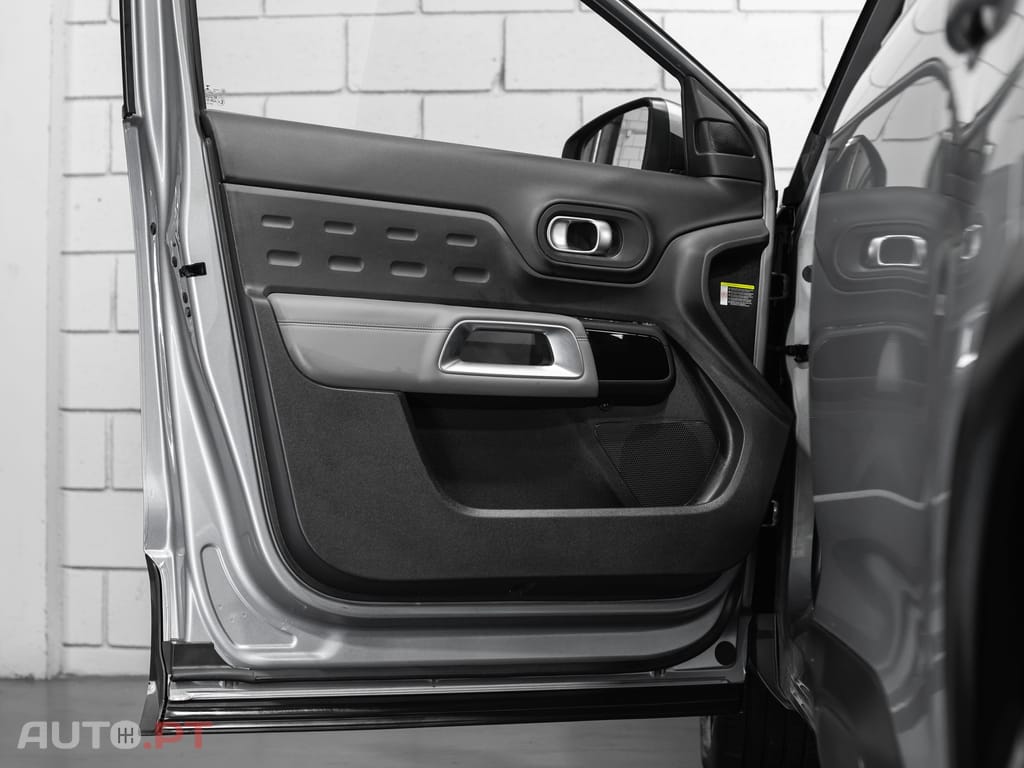 Citroen C5 Aircross 1.6 PureTech Shine J19 EAT8