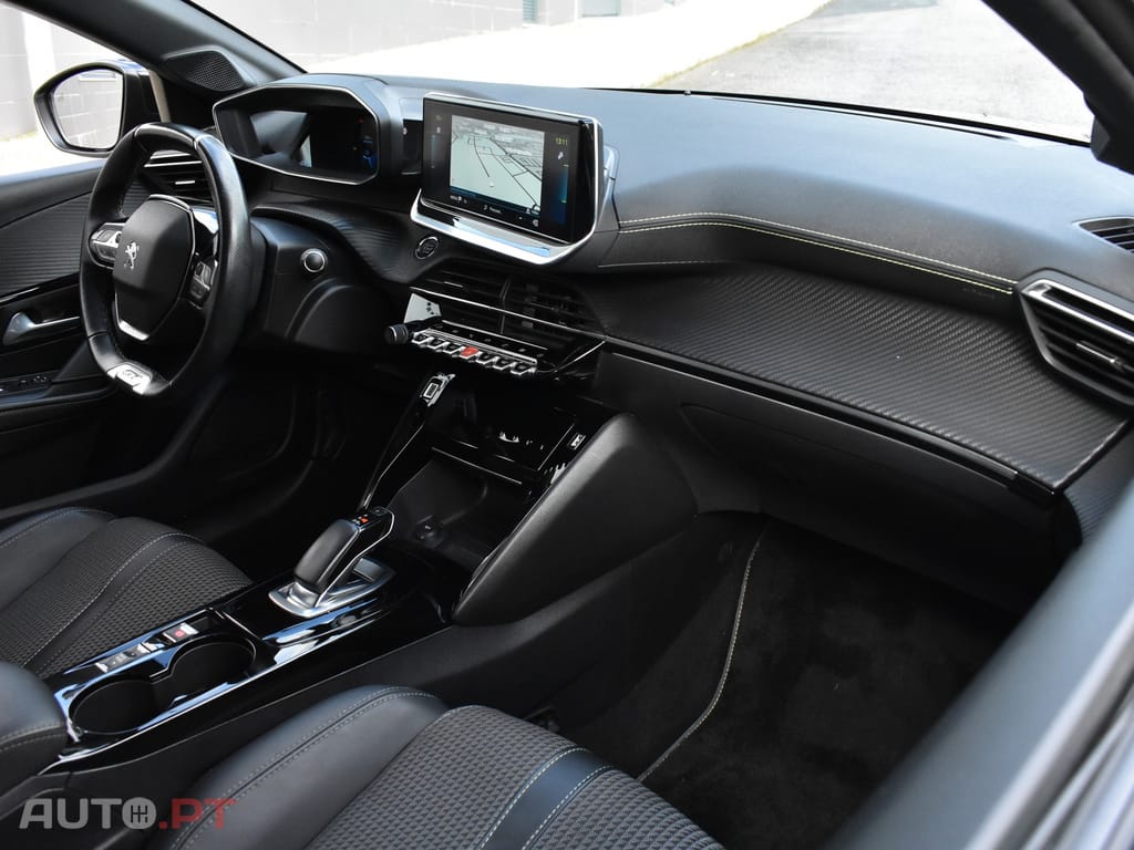 Peugeot E-208 50 kWh GT