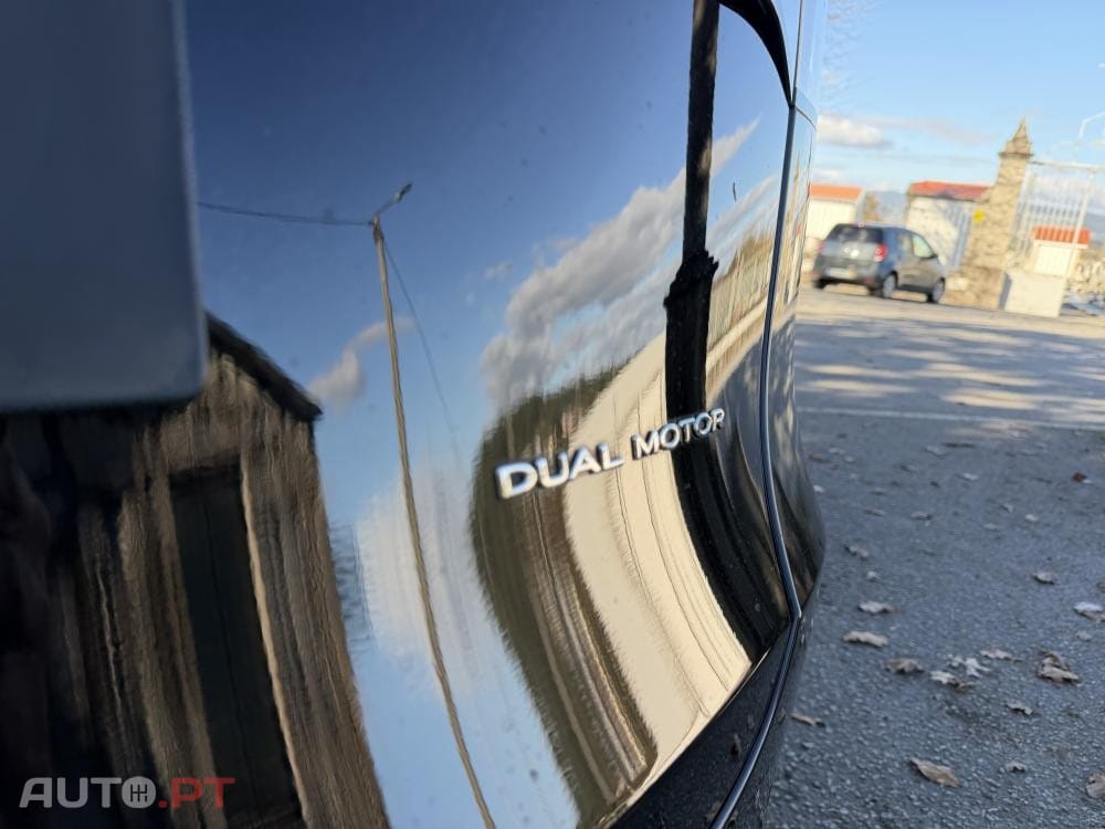 Tesla Model Y Long Range Dual Motor AWD