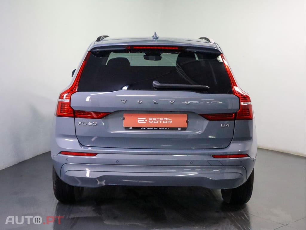 Volvo XC60 2.0 B4  Momentum Plus 