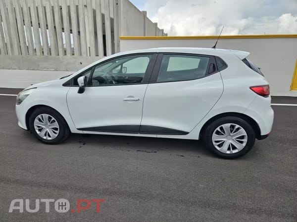 Renault Clio 1.2 75 HP 5 portas Live