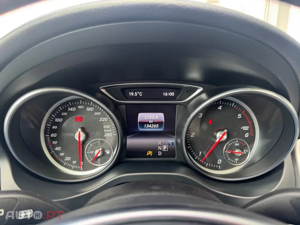 Mercedes-Benz GLA 200 d 7G-DCT AMG Line