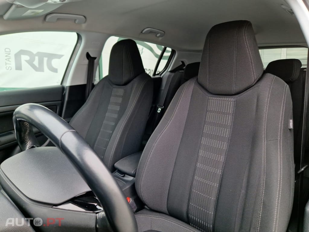 Peugeot 308 1.2 PureTech Allure J18
