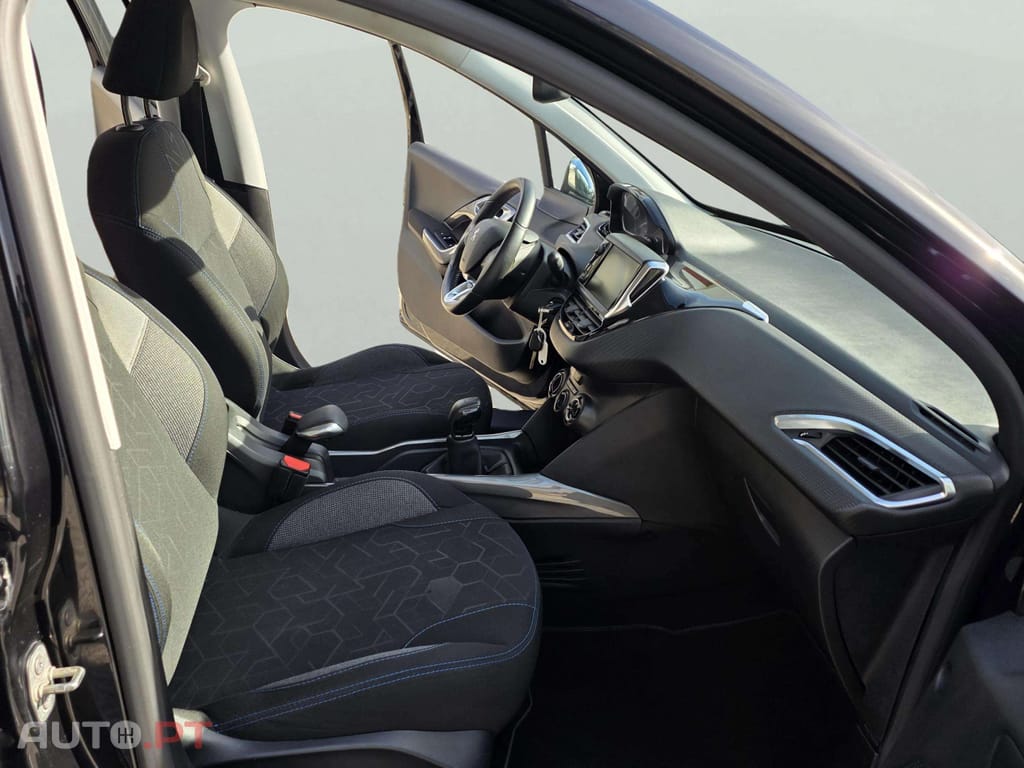 Peugeot 2008 1.2 PureTech Allure