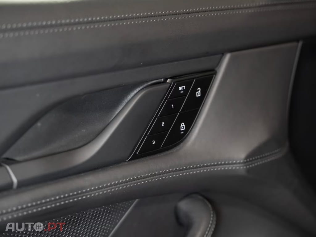 Porsche Taycan GTS I.V.A DEDUTIVEL 