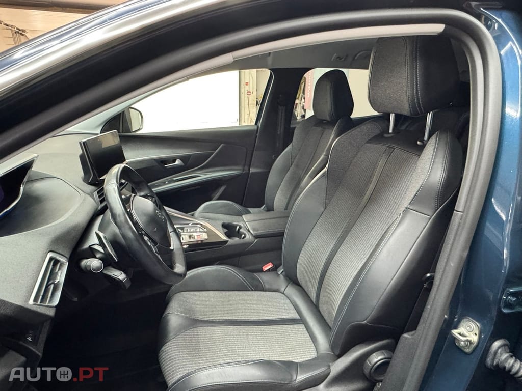 Peugeot 3008 1.2 PureTech Allure EAT8