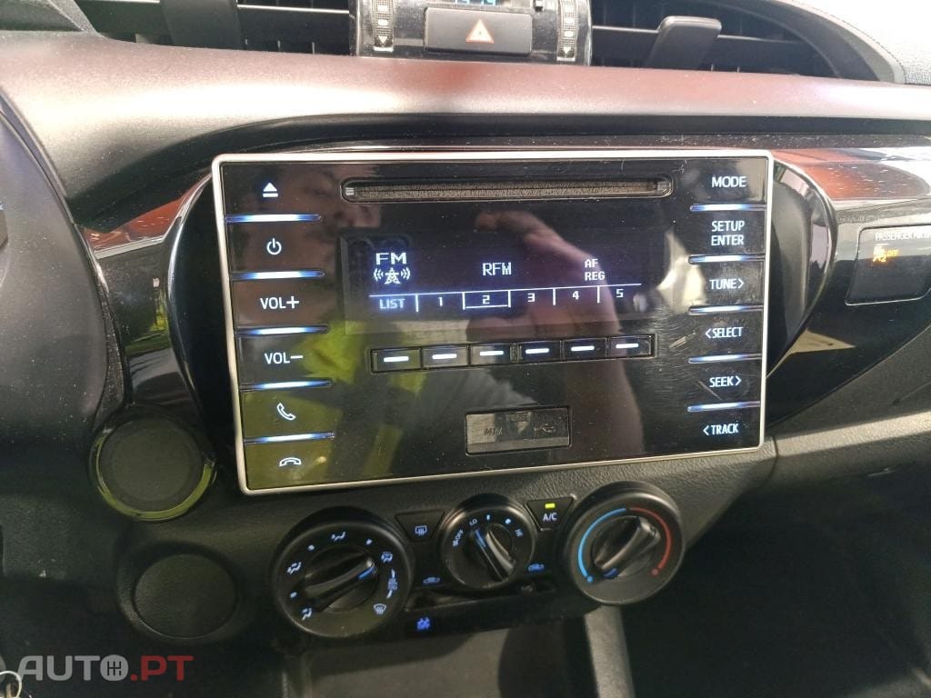 Toyota Hilux 2.4 D-4D 2WD CD