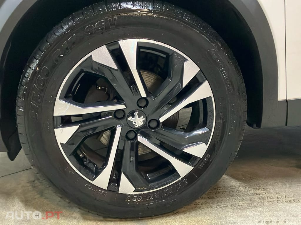Peugeot 2008 1.2 PureTech Allure